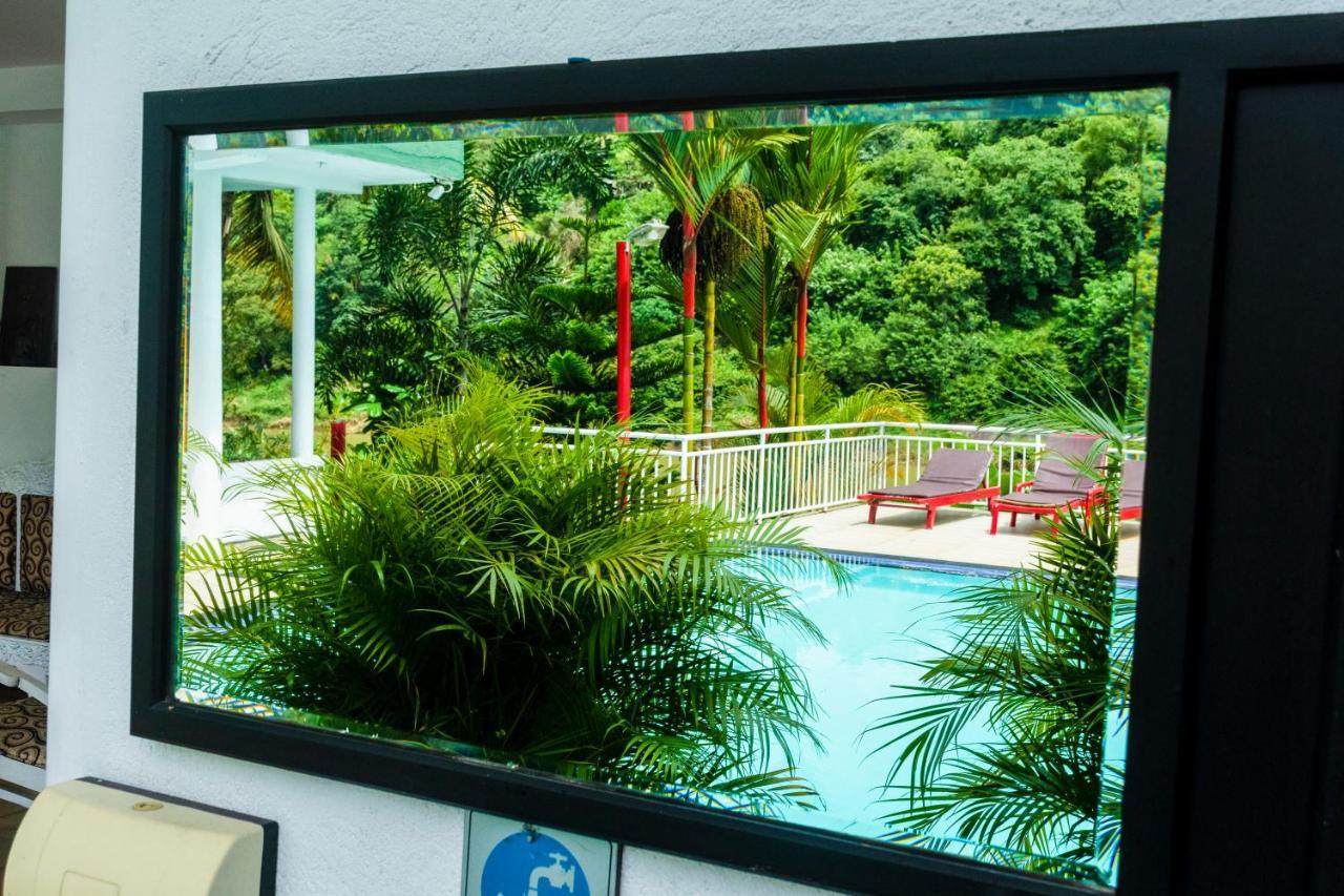 Kandy Riverside Villa Eksteriør billede
