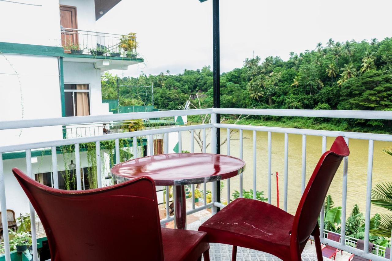 Kandy Riverside Villa Eksteriør billede
