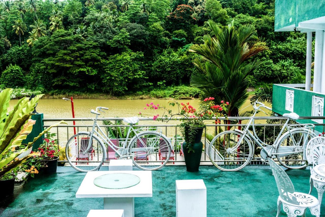 Kandy Riverside Villa Eksteriør billede