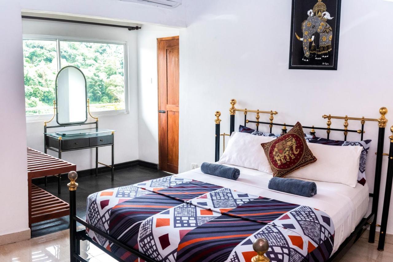 Kandy Riverside Villa Eksteriør billede