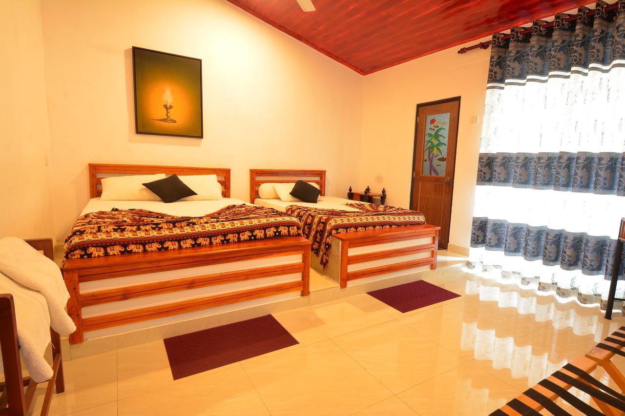 Kandy Riverside Villa Eksteriør billede